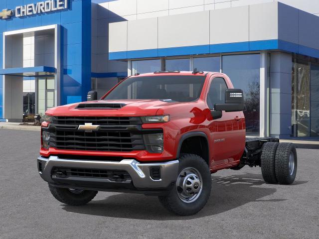 2025 Chevrolet Silverado 3500 HD Chassis Cab Vehicle Photo in DANBURY, CT 06810-5034