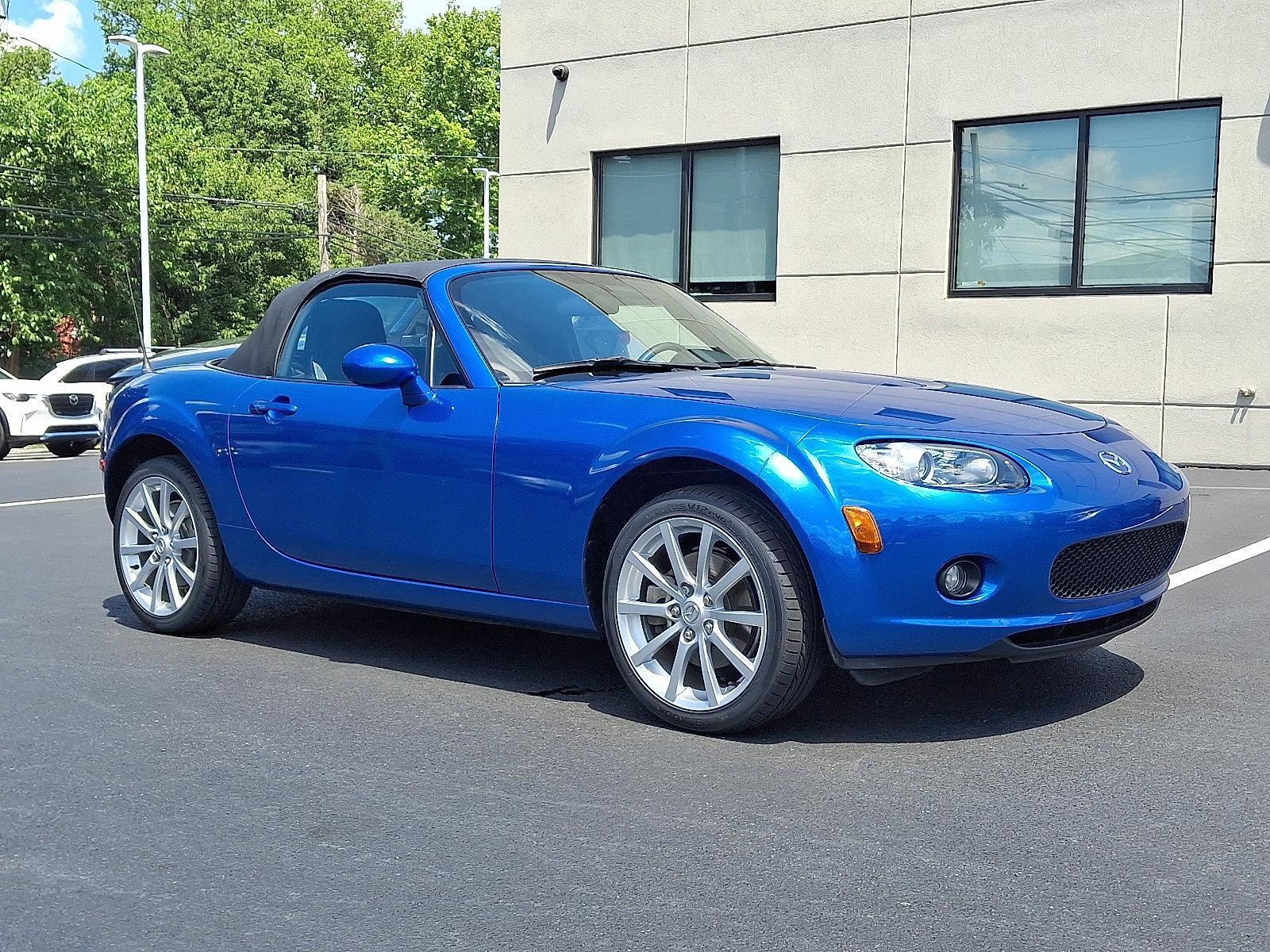 2006 Mazda MX-5 Miata Vehicle Photo in Harrisburg, PA 17111