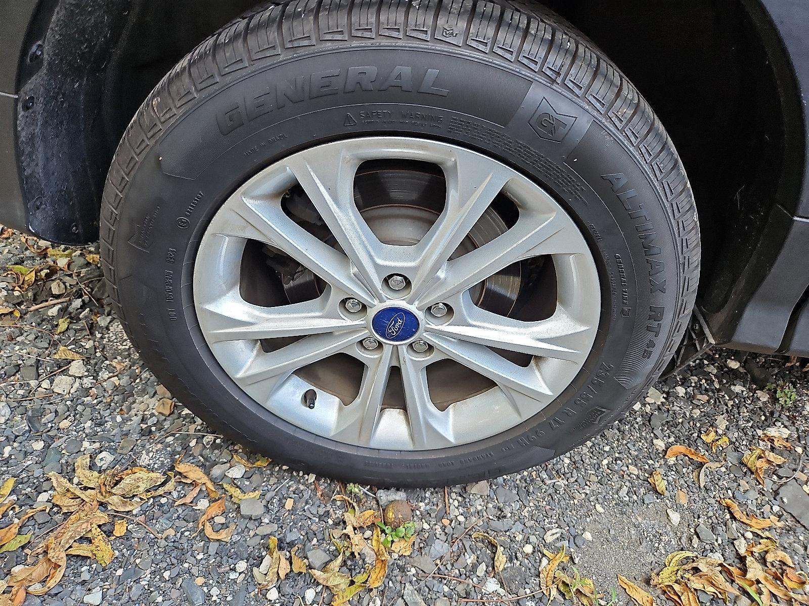 2017 Ford Escape Vehicle Photo in Trevose, PA 19053