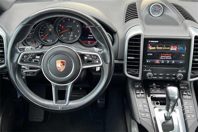 2017 Porsche Cayenne Platinum Edition photo 16