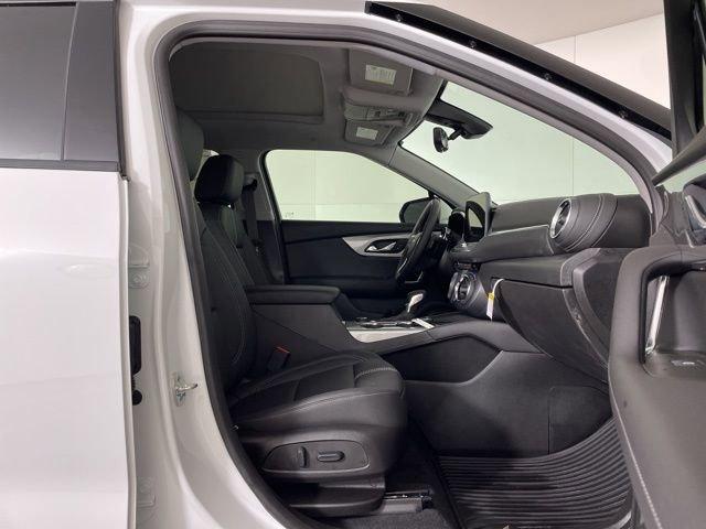 2025 Chevrolet Blazer Vehicle Photo in PHOENIX, AZ 85014-3381