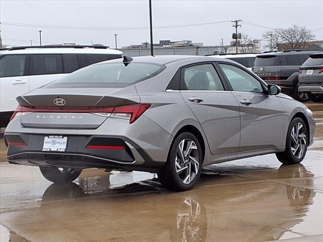 2025 Hyundai ELANTRA Vehicle Photo in Peoria, IL 61615