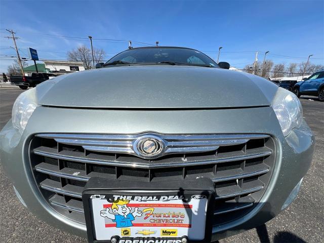 2004 Chrysler Sebring Vehicle Photo in MASSENA, NY 13662-2255