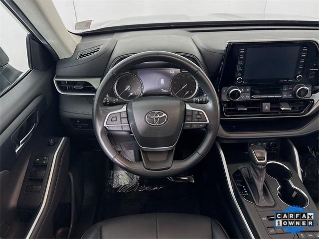 2022 Toyota Highlander Vehicle Photo in Puyallup, WA 98371