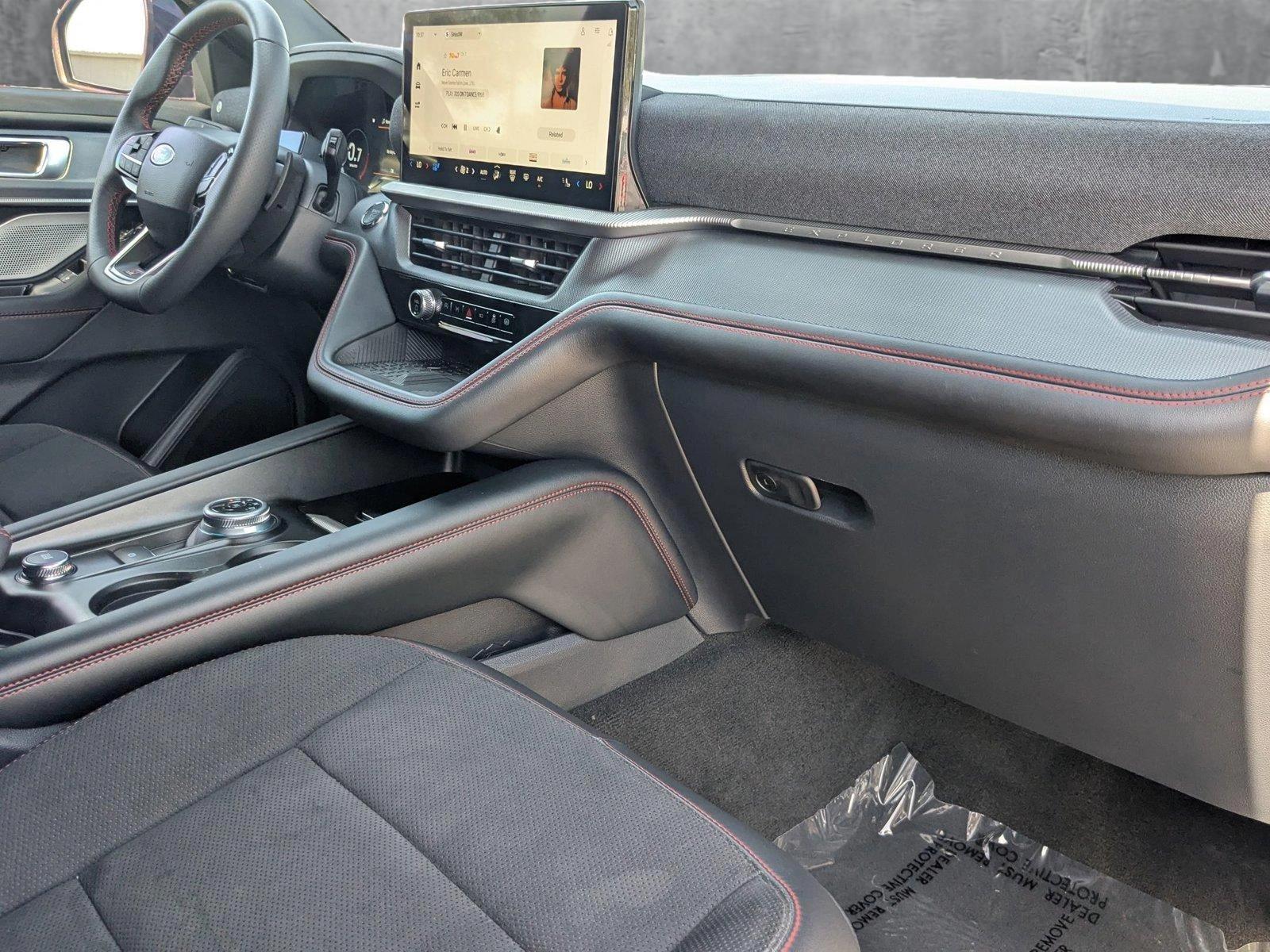 2025 Ford Explorer Vehicle Photo in St. Petersburg, FL 33713