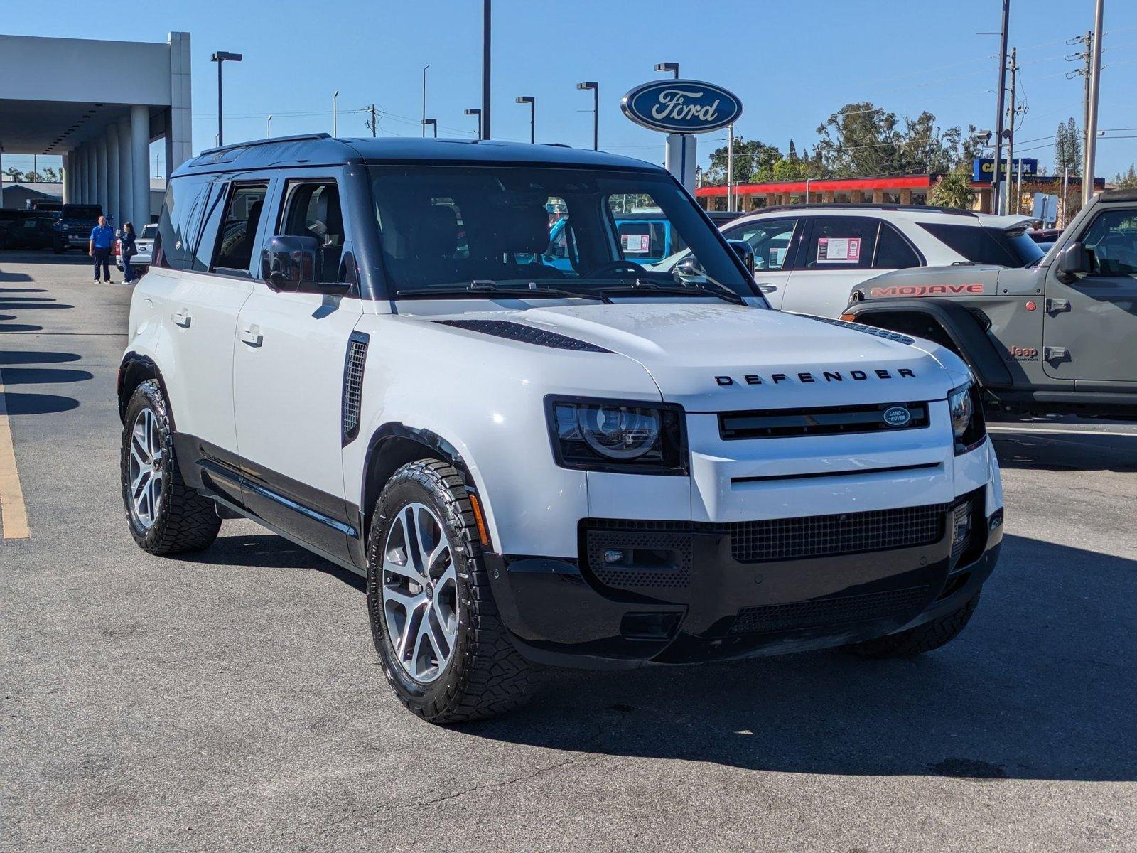 2024 Land Rover Defender Vehicle Photo in Tampa, FL 33614