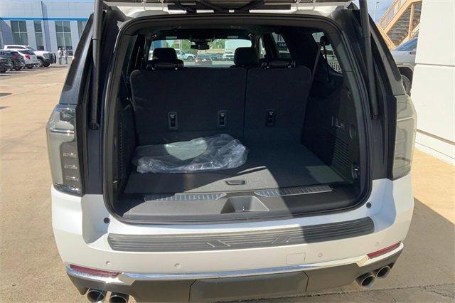 2025 Chevrolet Suburban Vehicle Photo in TOPEKA, KS 66609-0000