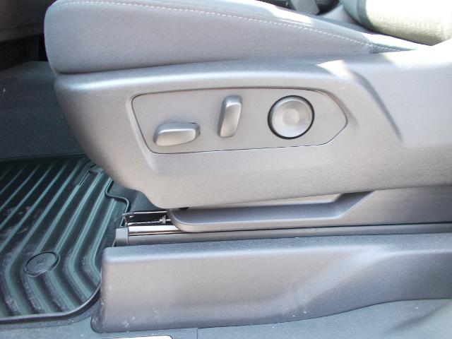2025 GMC Sierra 1500 Vehicle Photo in LOWELL, MA 01852-4336