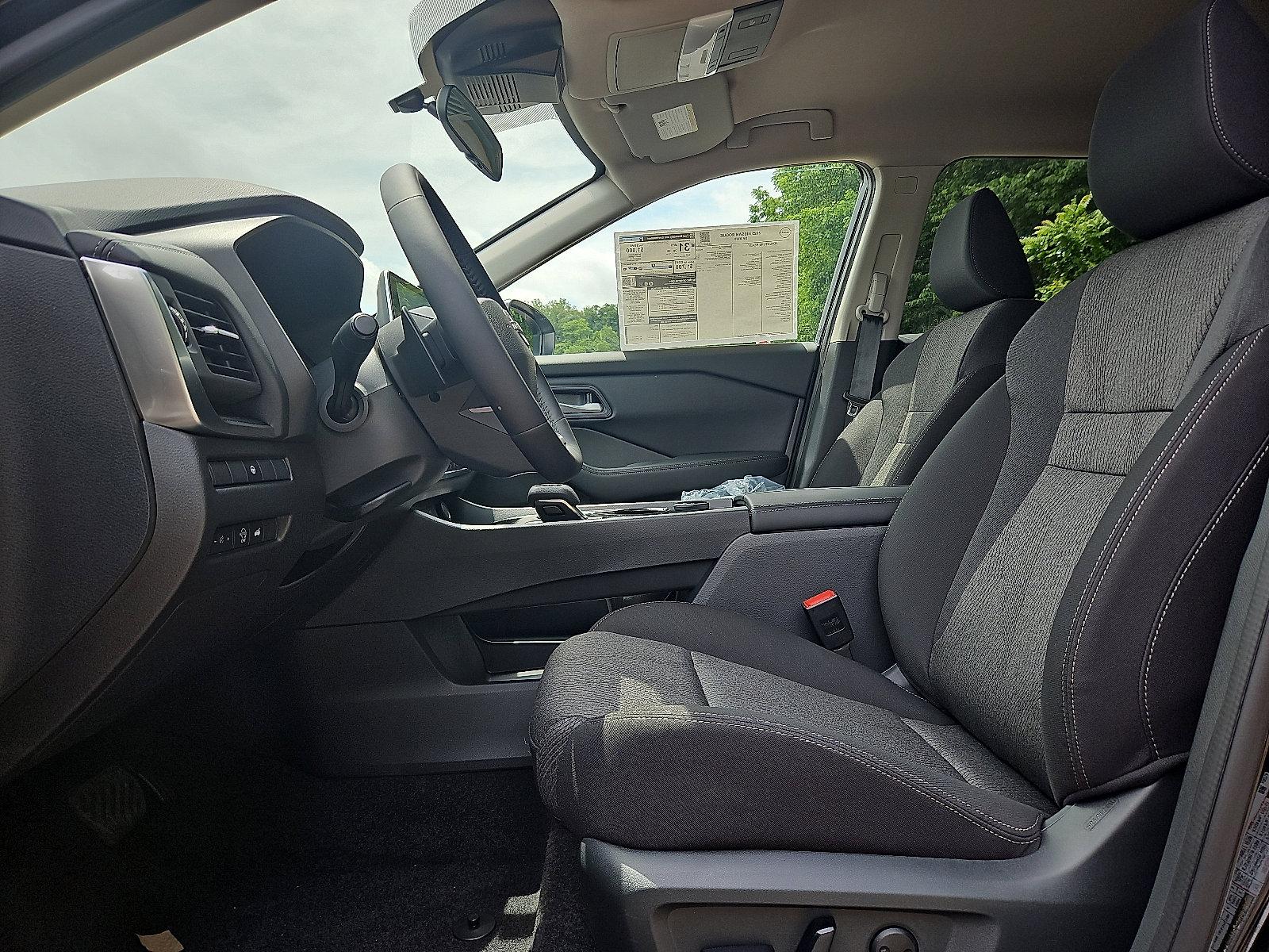 2025 Nissan Rogue Vehicle Photo in Harrisburg, PA 17111-1033