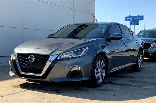 2019 Nissan Altima Vehicle Photo in TOPEKA, KS 66609-0000