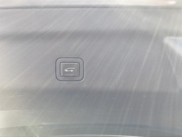2023 Cadillac Escalade Vehicle Photo in GREEN BAY, WI 54303-3330