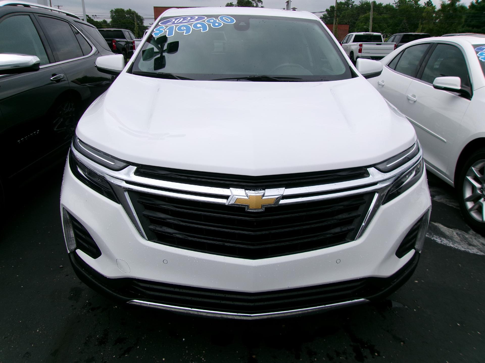 Used 2022 Chevrolet Equinox LT with VIN 3GNAXKEV4NL121566 for sale in Warren, MI