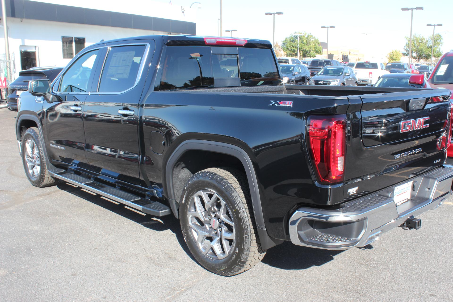 2025 GMC Sierra 1500 Vehicle Photo in AURORA, CO 80012-4011