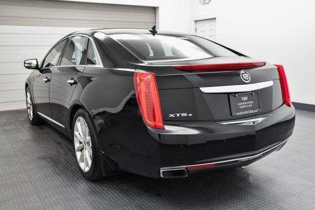 2013 Cadillac XTS Vehicle Photo in Akron, OH 44320