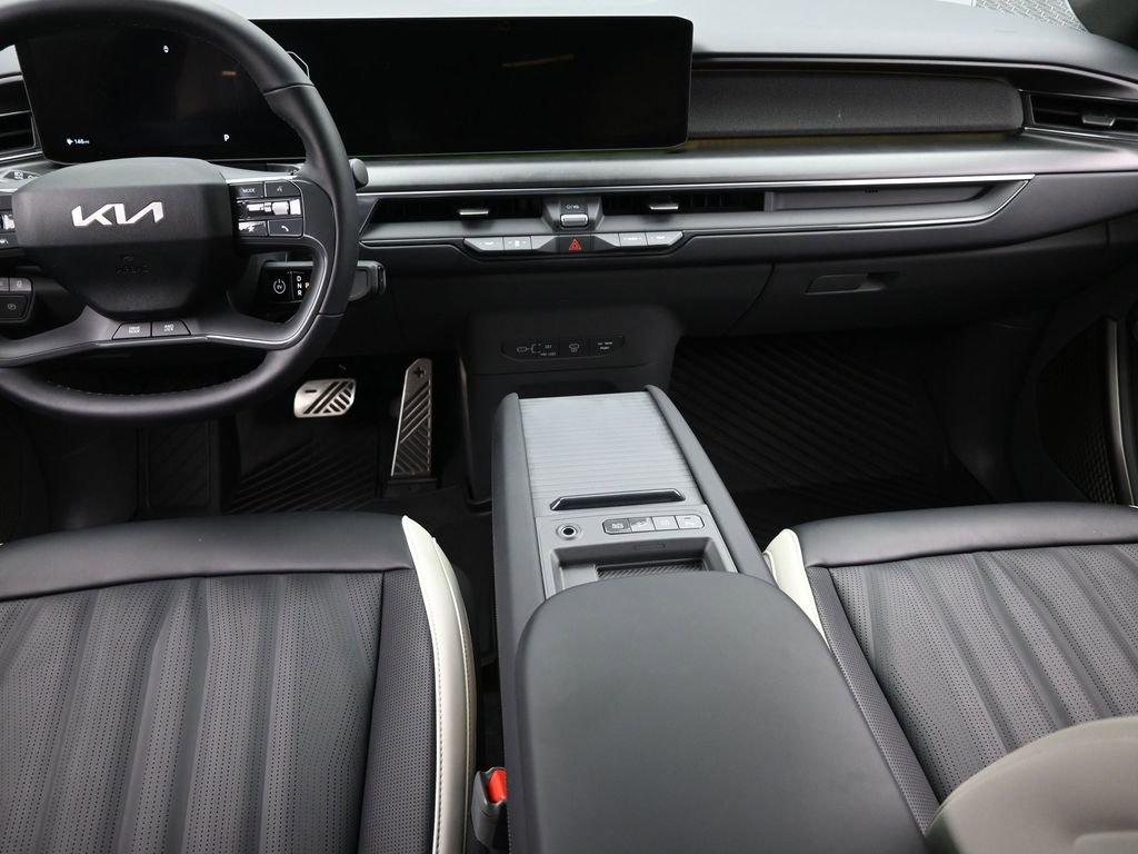 2024 Kia EV9 Vehicle Photo in Cedar Rapids, IA 52402