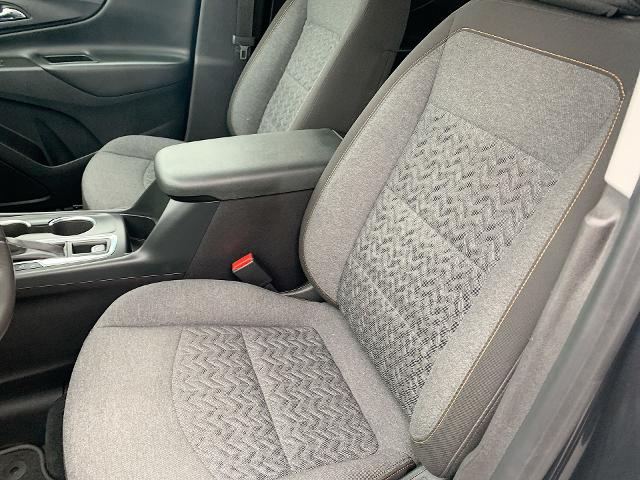 2022 Chevrolet Equinox Vehicle Photo in MOON TOWNSHIP, PA 15108-2571