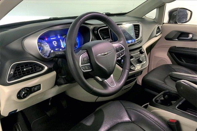 2022 Chrysler Pacifica Vehicle Photo in INDEPENDENCE, MO 64055-1314