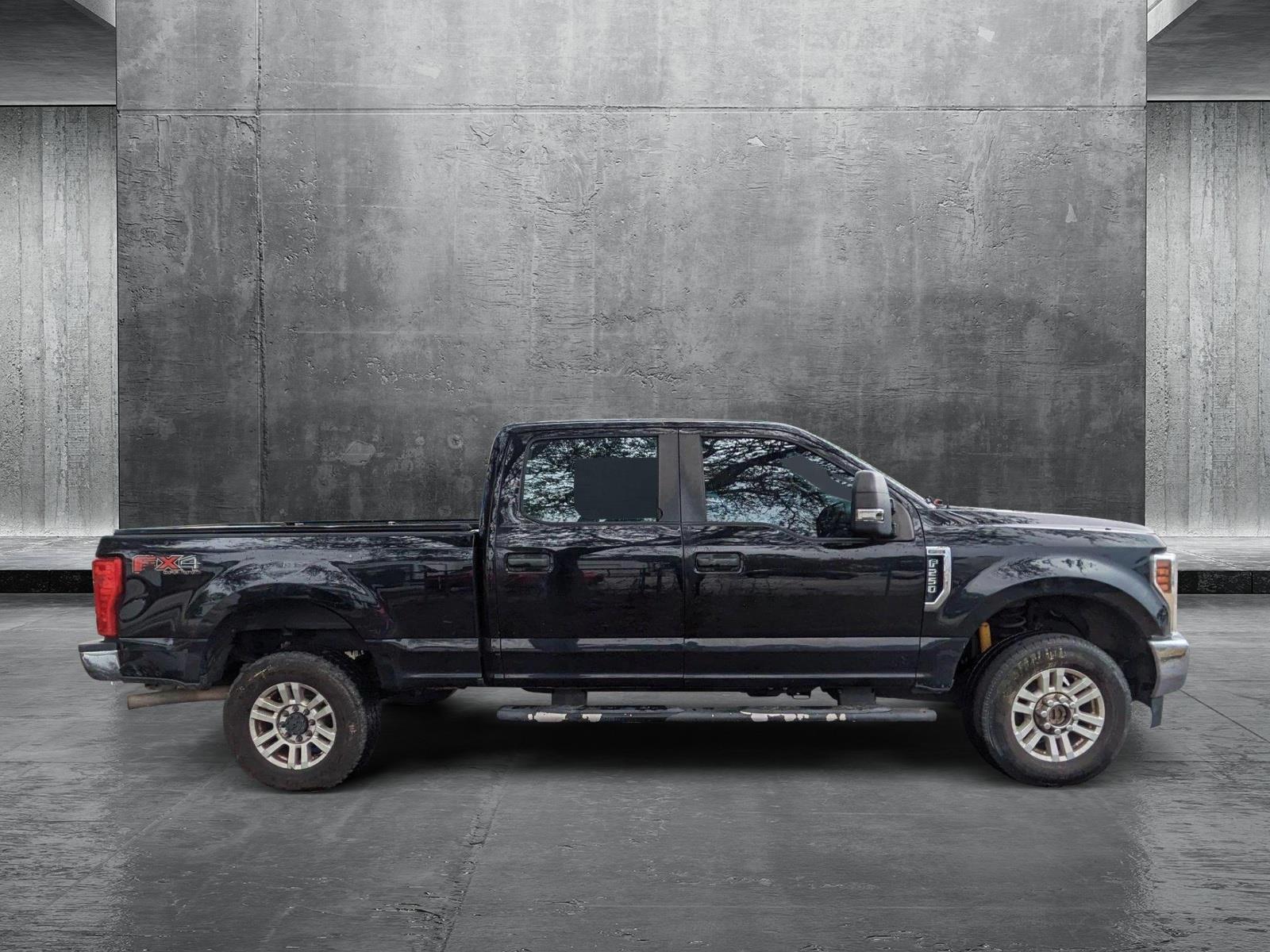 2017 Ford Super Duty F-250 SRW Vehicle Photo in Jacksonville, FL 32244