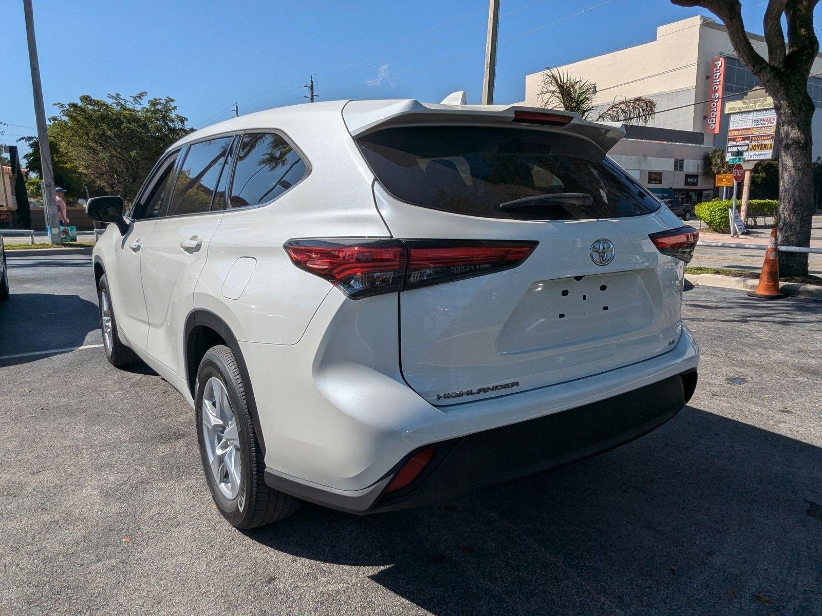 2021 Toyota Highlander Vehicle Photo in Miami, FL 33135