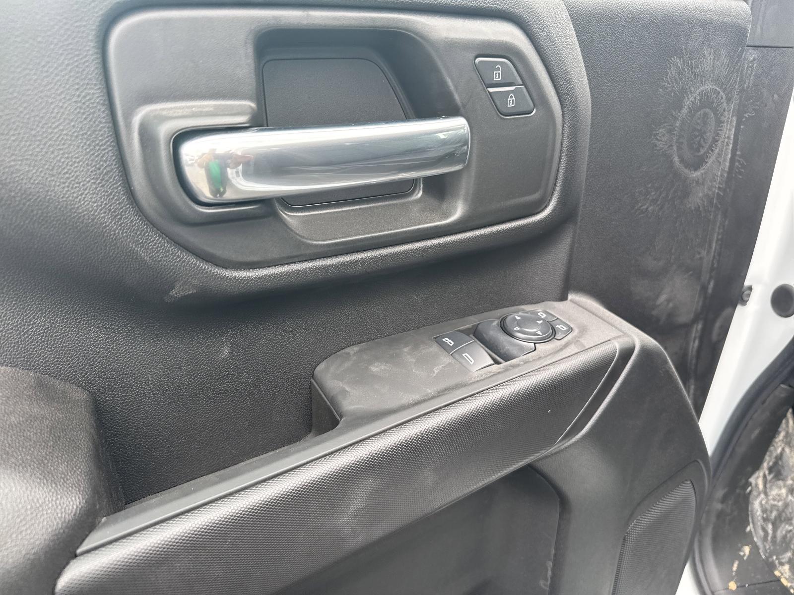 2025 Chevrolet Silverado 3500 HD Chassis Cab Vehicle Photo in GEORGETOWN, TX 78626-7508