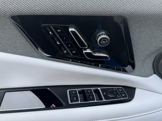 2025 Cadillac OPTIQ Vehicle Photo in LEOMINSTER, MA 01453-2952