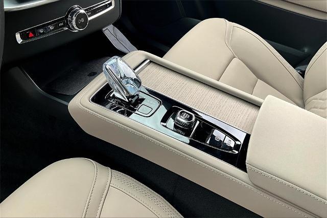 2025 Volvo XC90 Vehicle Photo in Houston, TX 77007