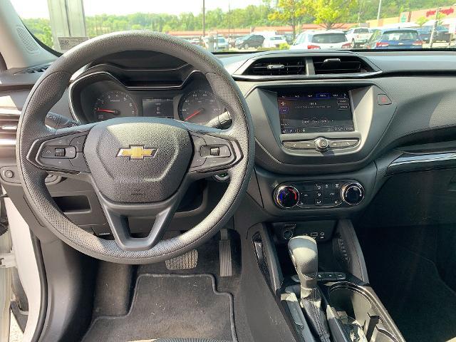2022 Chevrolet Trailblazer Vehicle Photo in MOON TOWNSHIP, PA 15108-2571