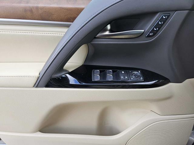 2020 Lexus LX 570 Vehicle Photo in FORT WORTH, TX 76132