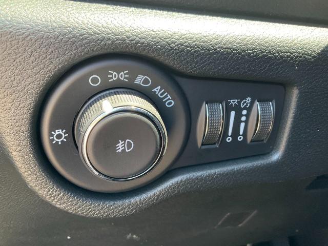 2025 Chrysler Pacifica Vehicle Photo in Kaukauna, WI 54130