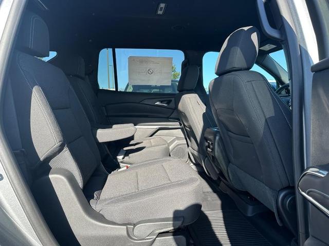 2025 Chevrolet Traverse Vehicle Photo in COLUMBIA, MO 65203-3903