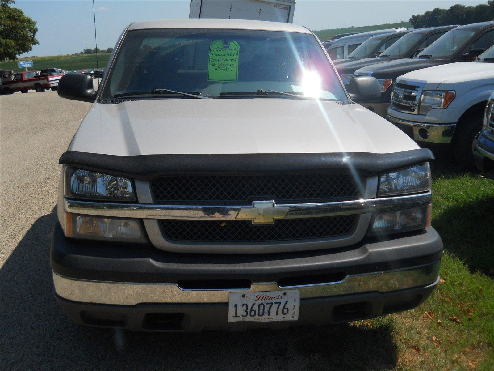 Used 2004 Chevrolet Silverado 1500 LS with VIN 2GCEC19TX41399042 for sale in Delavan, IL