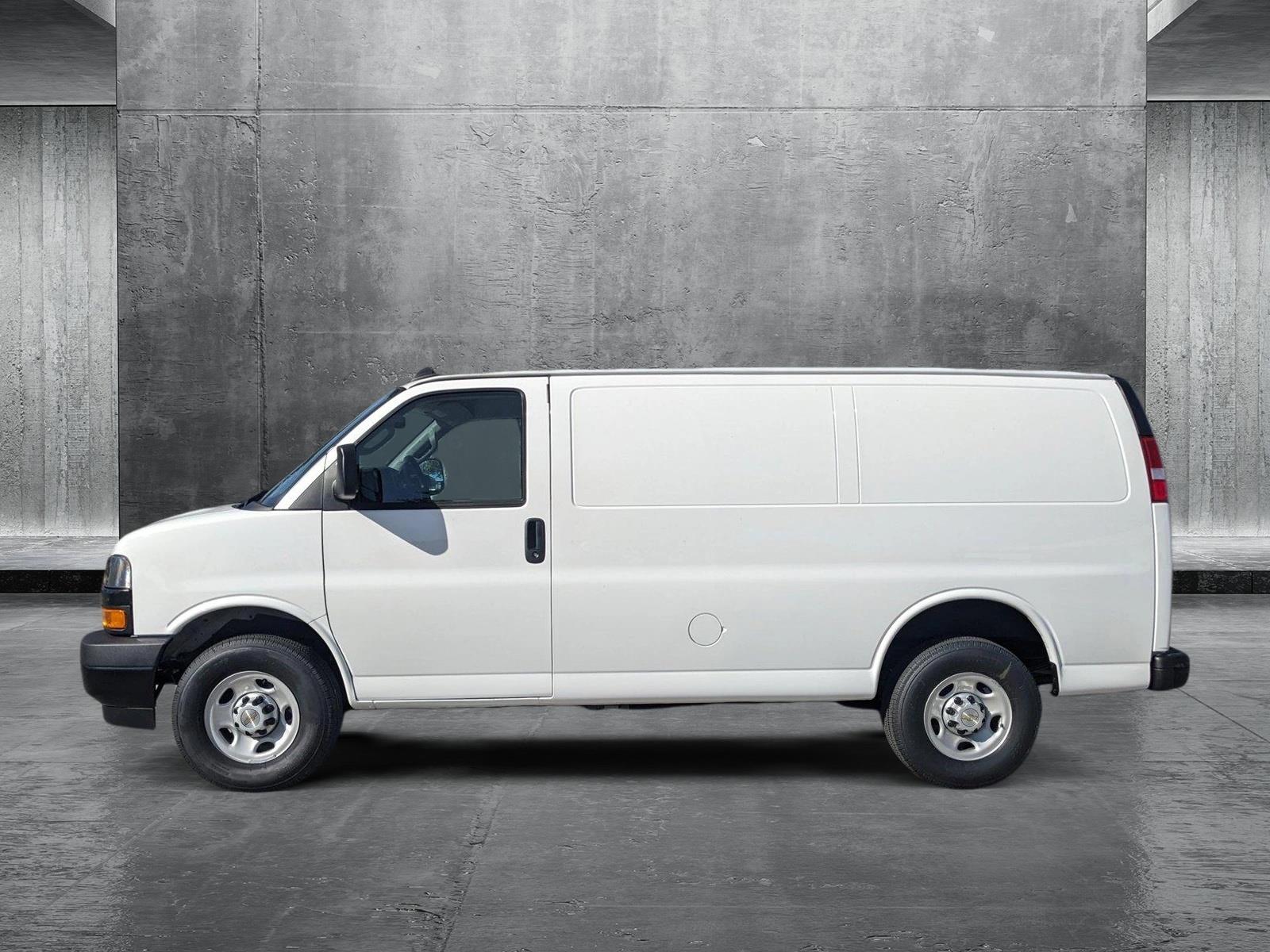 2024 Chevrolet Express Cargo 2500 Vehicle Photo in GREENACRES, FL 33463-3207