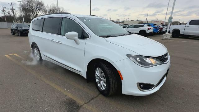 Used 2017 Chrysler Pacifica Touring-L with VIN 2C4RC1BG1HR679826 for sale in Saint Cloud, Minnesota