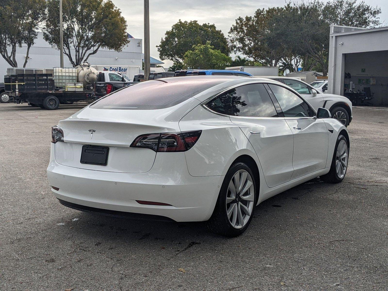 2018 Tesla Model 3 Vehicle Photo in GREENACRES, FL 33463-3207