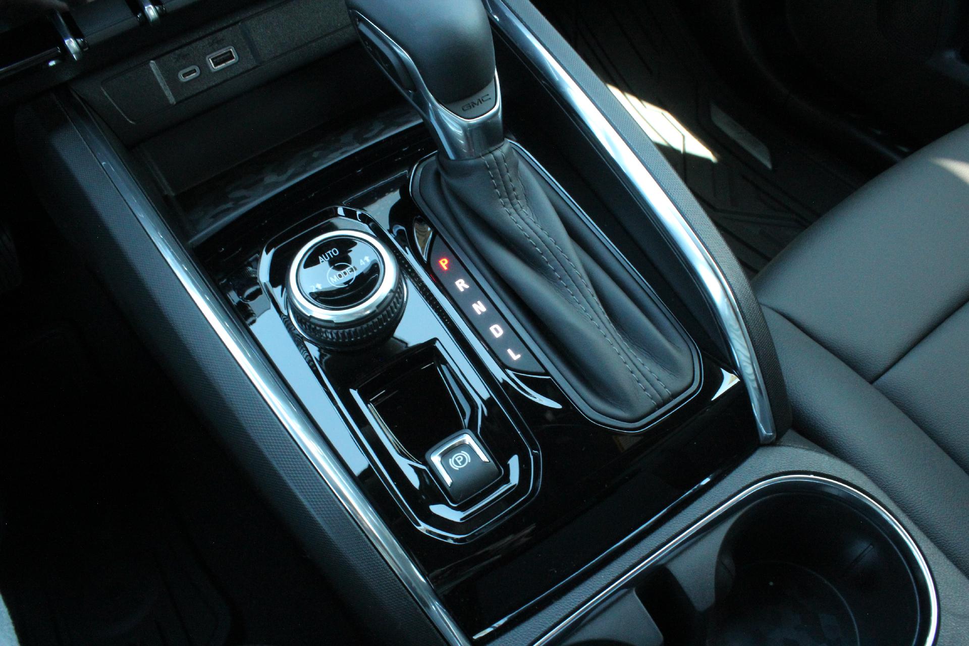 2025 GMC Canyon Vehicle Photo in AURORA, CO 80012-4011