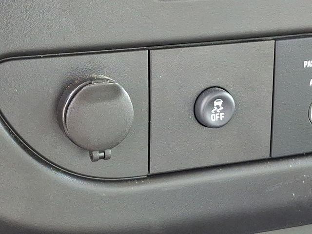 2024 Chevrolet Express Cutaway 3500 Vehicle Photo in DANBURY, CT 06810-5034