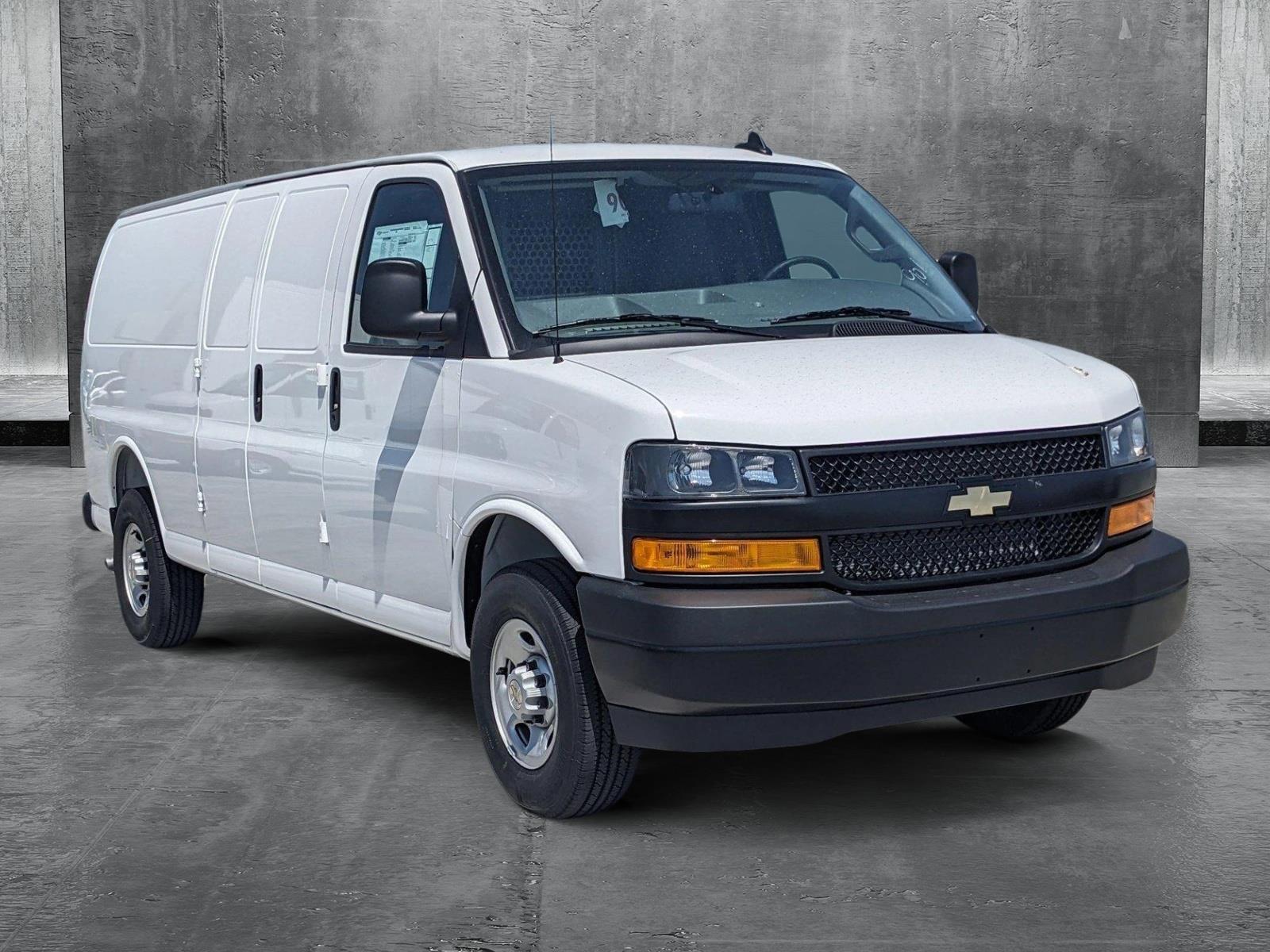 2025 Chevrolet Express Cargo 2500 Vehicle Photo in MIAMI, FL 33172-3015