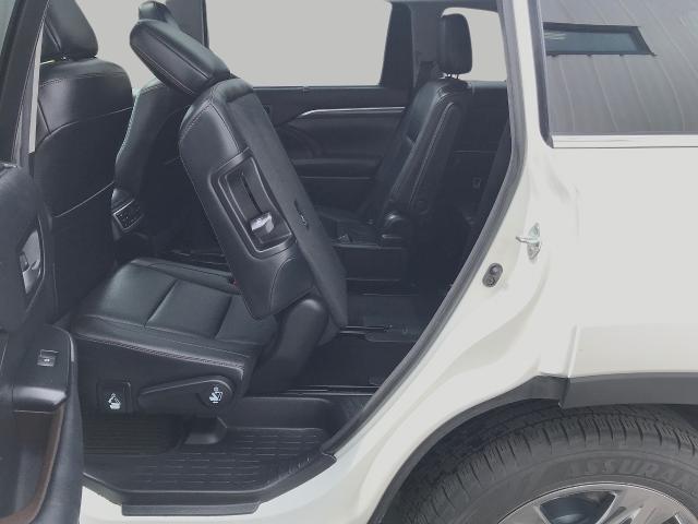 2018 Toyota Highlander Vehicle Photo in GREEN BAY, WI 54303-3330