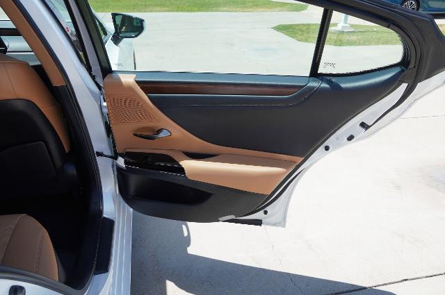 2024 Lexus ES 350 Vehicle Photo in Riverdale, UT 84405