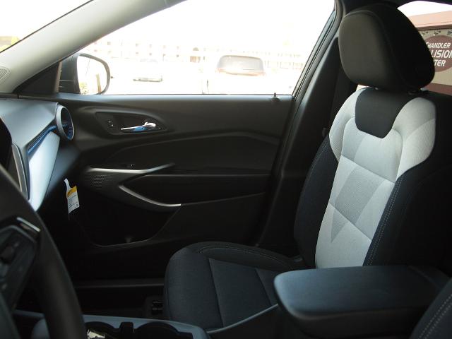 2025 Chevrolet Trax Vehicle Photo in MADISON, IN 47250-1611