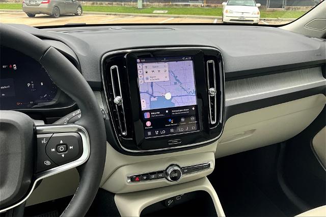 2026 Volvo XC40 Vehicle Photo in Houston, TX 77007