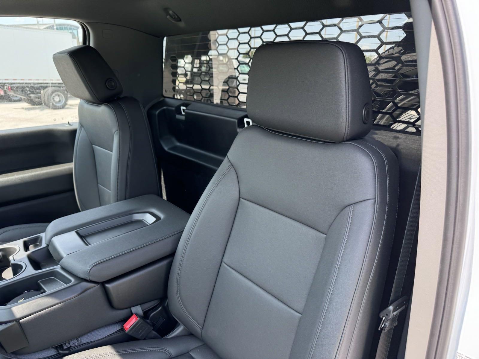 2024 Chevrolet Silverado 3500 HD Chassis Cab Vehicle Photo in GEORGETOWN, TX 78626-7508