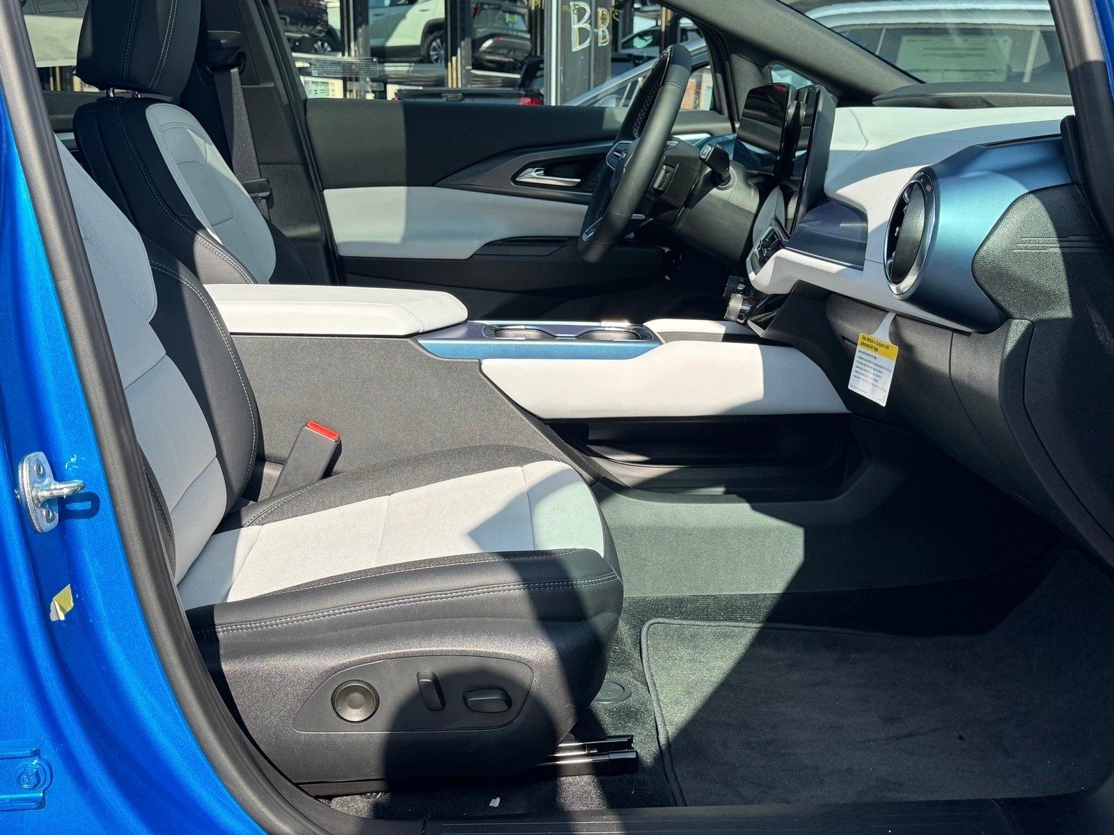 2025 Chevrolet Equinox EV Vehicle Photo in LOS ANGELES, CA 90007-3794