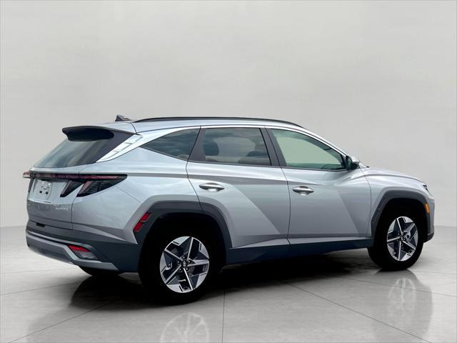 2025 Hyundai TUCSON Hybrid Vehicle Photo in Green Bay, WI 54304