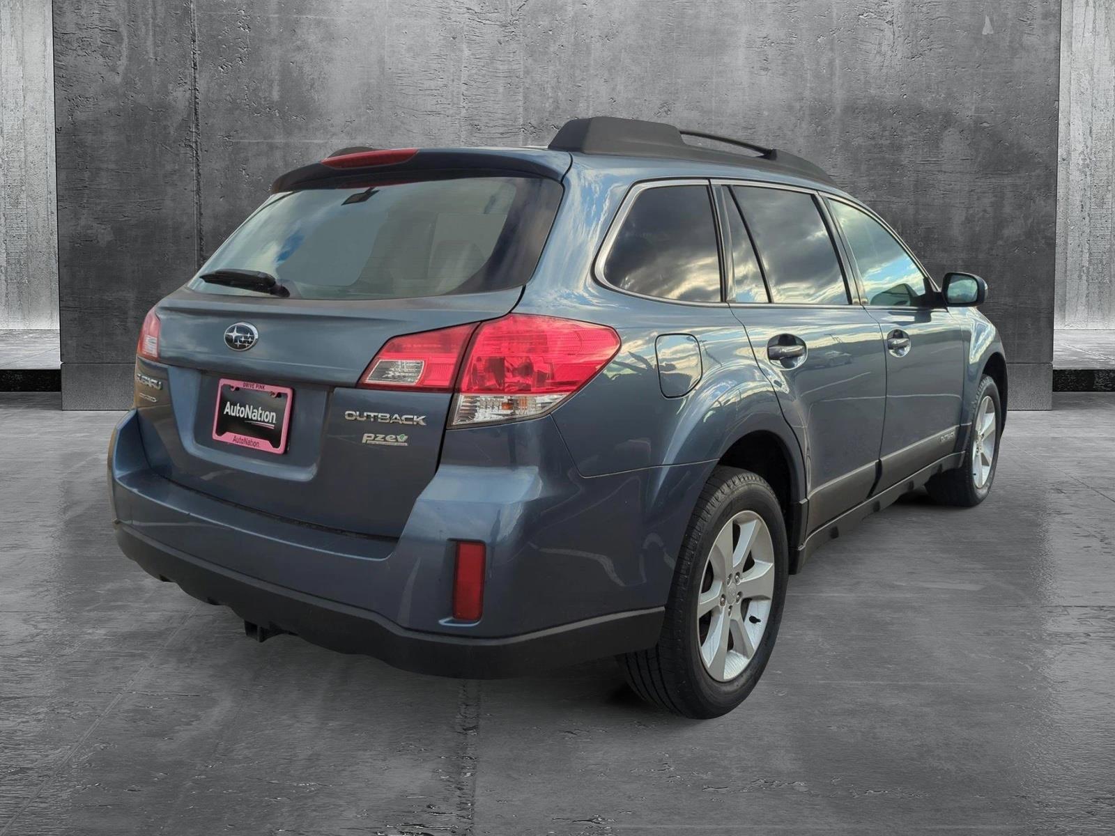 2013 Subaru Outback Vehicle Photo in Memphis, TN 38125