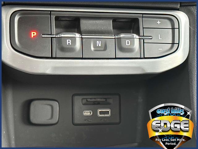 2022 GMC Acadia Vehicle Photo in Roslyn, NY 11576