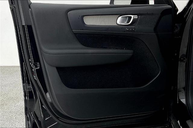 2024 Volvo XC40 Vehicle Photo in Grapevine, TX 76051