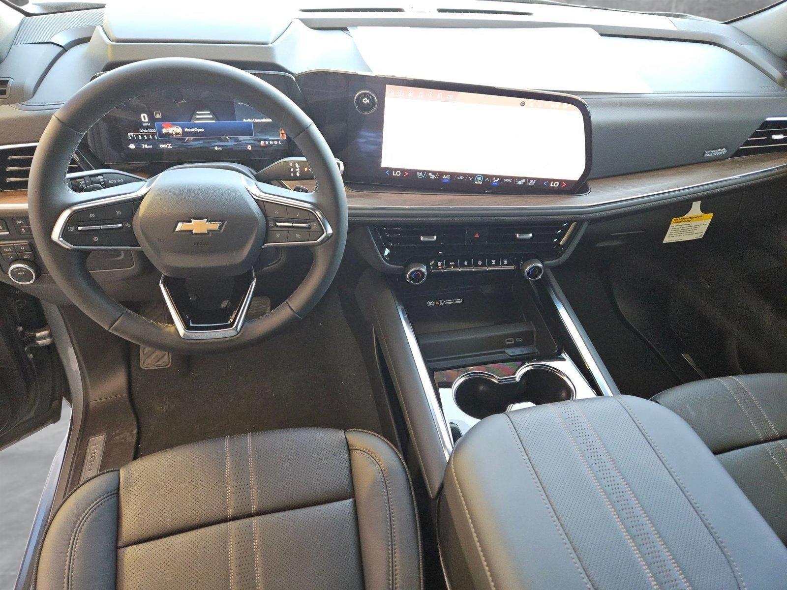 2025 Chevrolet Suburban Vehicle Photo in GILBERT, AZ 85297-0446