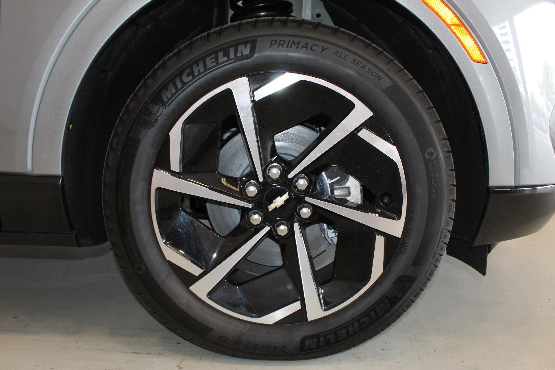 2025 Chevrolet Equinox EV Vehicle Photo in NORTHAMPTON, MA 01060-1120