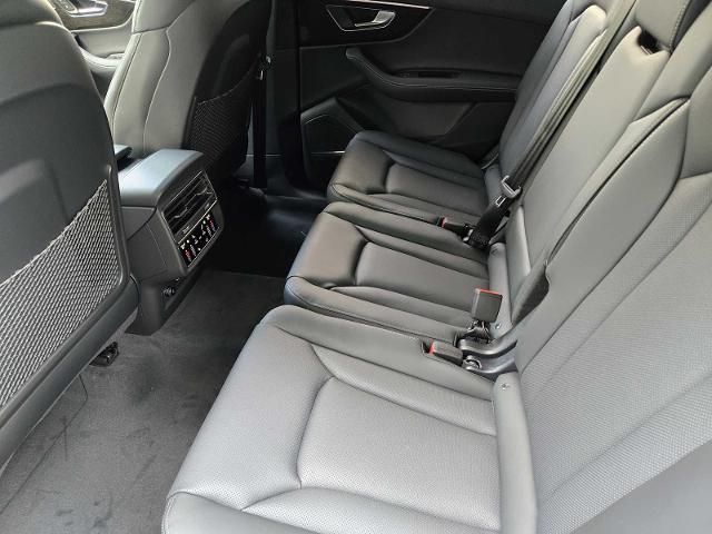 2025 Audi Q7 Vehicle Photo in SUGAR LAND, TX 77478